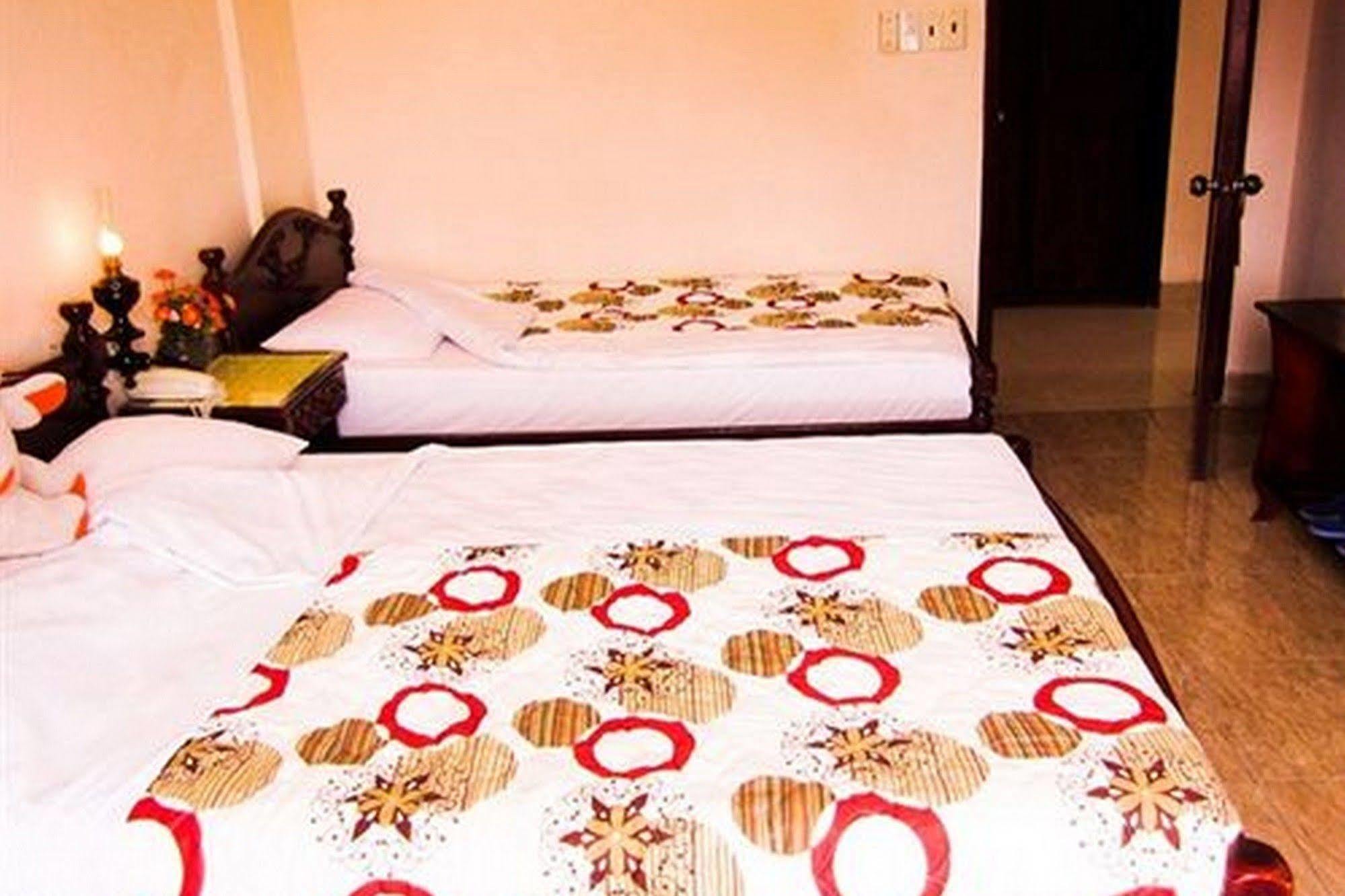 Binh Minh Sunrise Hue Hotel Bagian luar foto