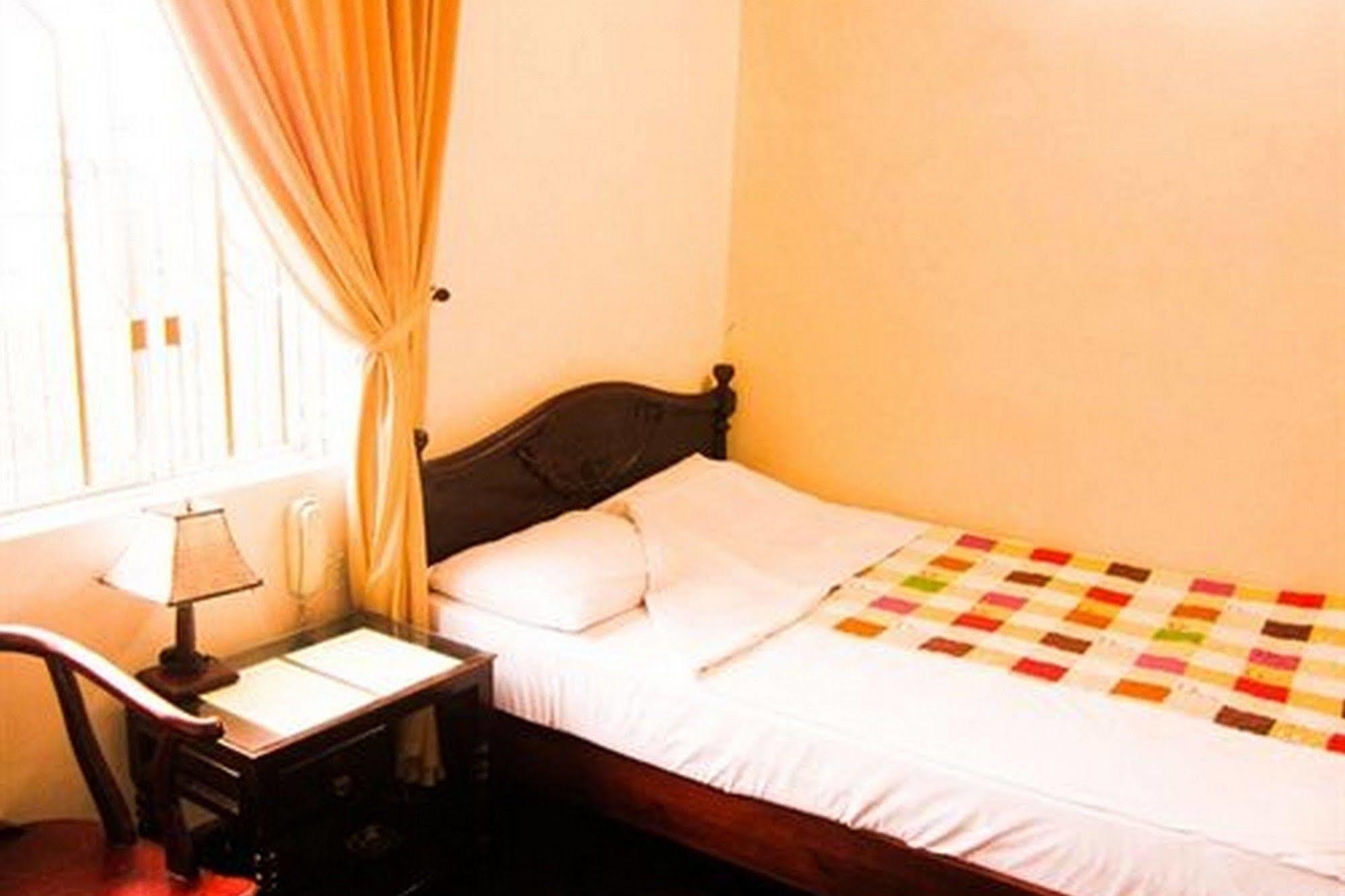 Binh Minh Sunrise Hue Hotel Bagian luar foto
